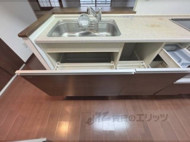 キッチン　キッチン下部収納