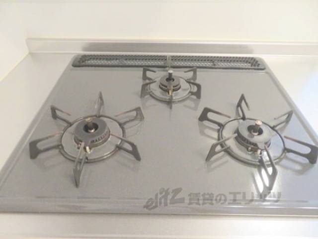 キッチン　３口ガスコンロ