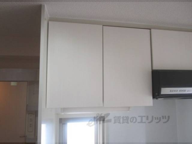 キッチン　上部収納