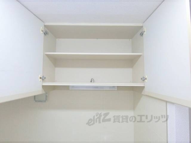 キッチン　上部収納