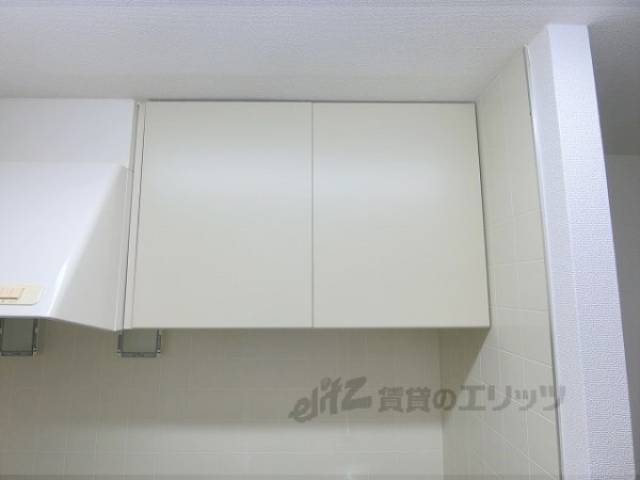 キッチン　上部収納