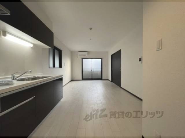 キッチン　リビング