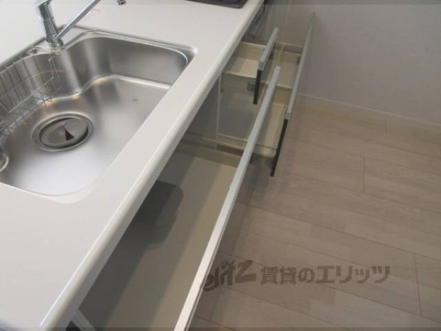 キッチン　下部収納