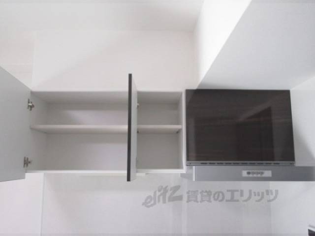 キッチン　上部収納