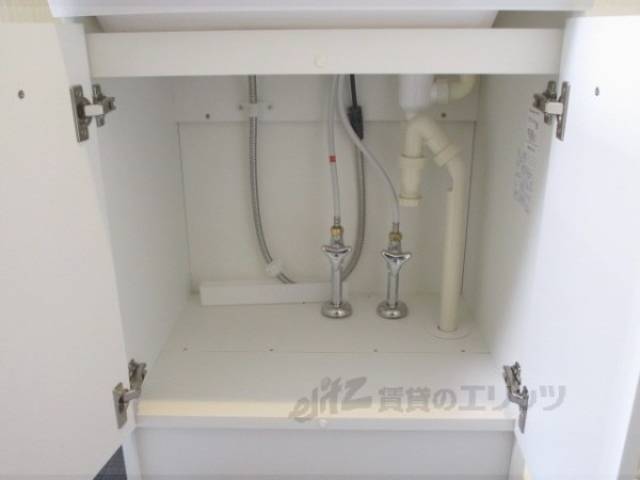 洗面所　下部収納