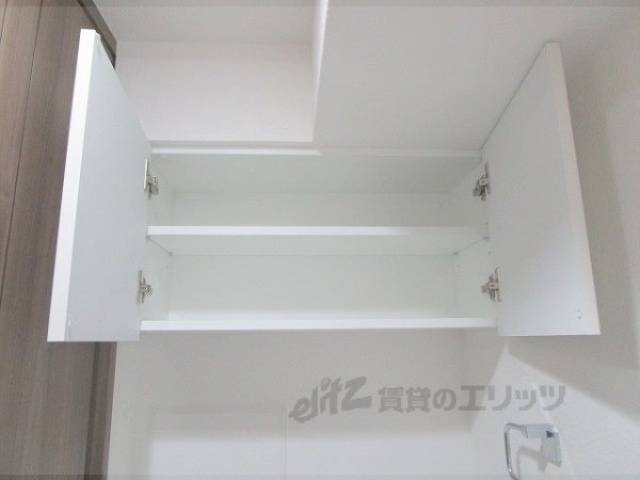 トイレ　上収納