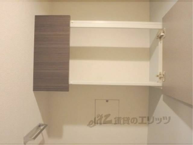 トイレ　上部収納
