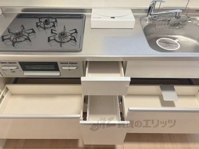 キッチン　下部収納