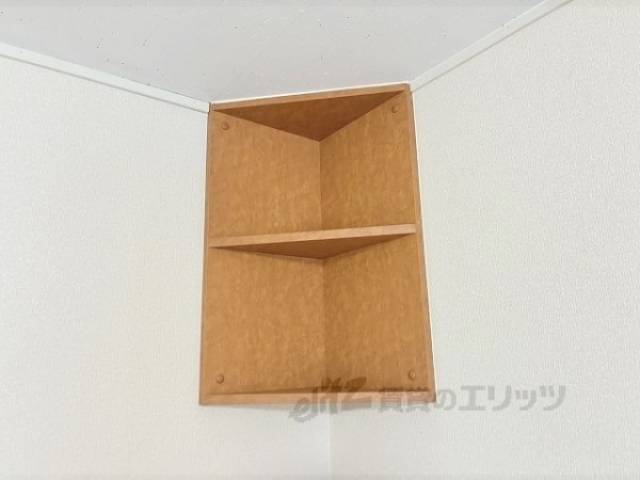 収納　ベッド上