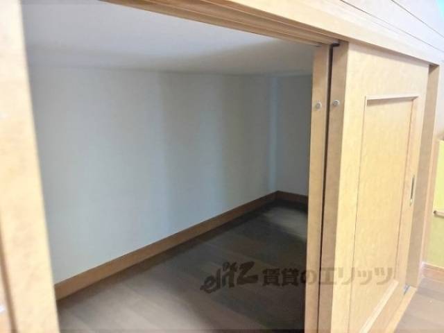 収納　ベッド下