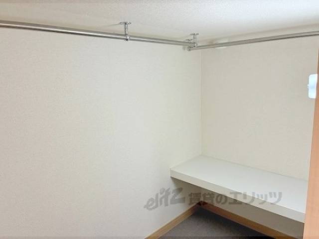 収納　ベッド下