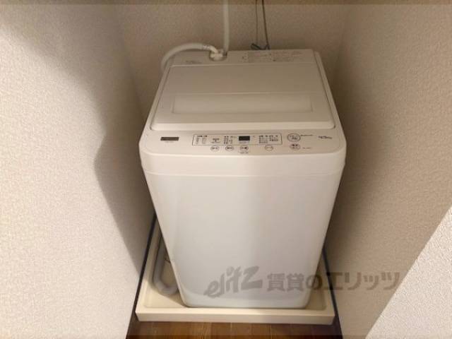 洗濯機置場　洗濯機