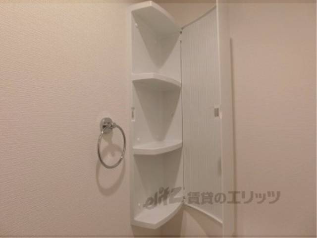 トイレ　棚