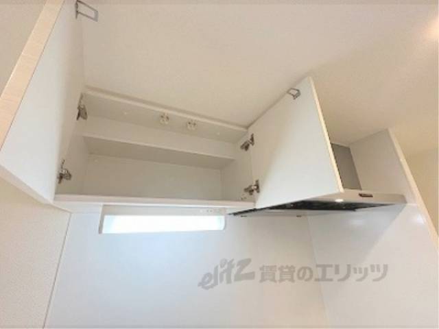 キッチン　キッチン上部収納