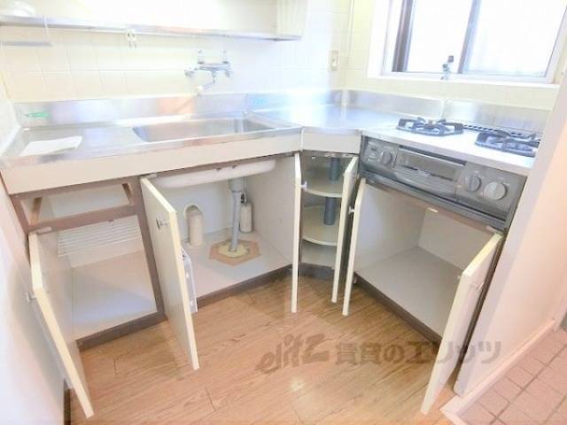 収納　キッチン下部収納