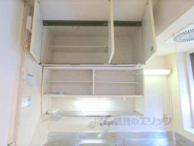 収納　キッチン上部収納