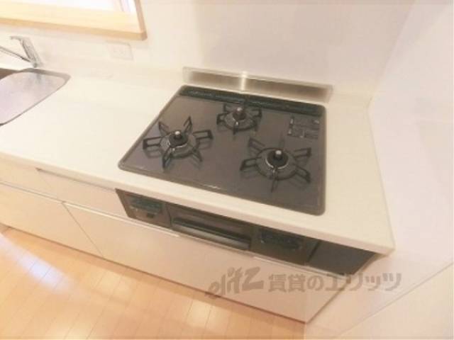 キッチン　ガス3口コンロ