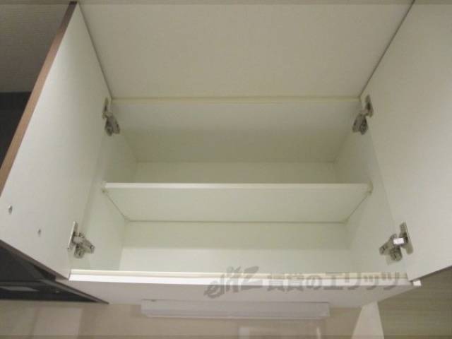 キッチン　上部収納