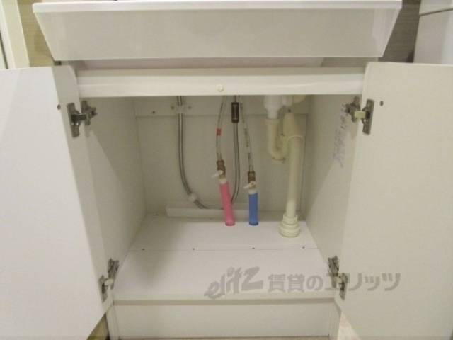 洗面所　下部収納