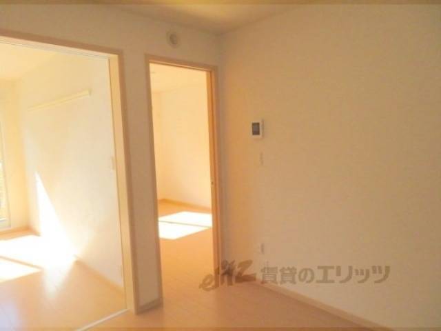 洋室　ダイニングキッチン