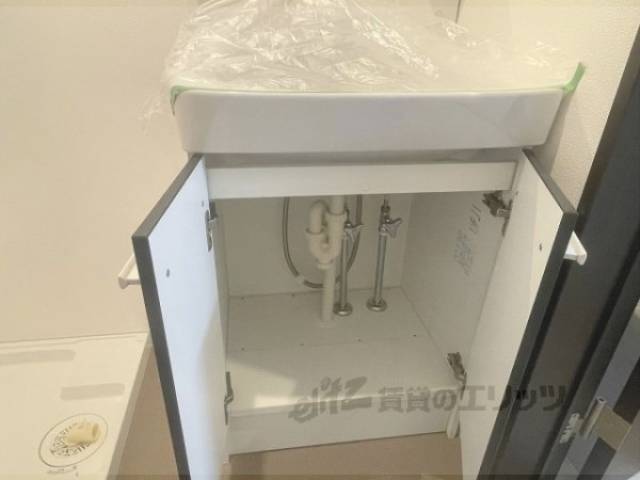 洗面所　洗面所下部収納