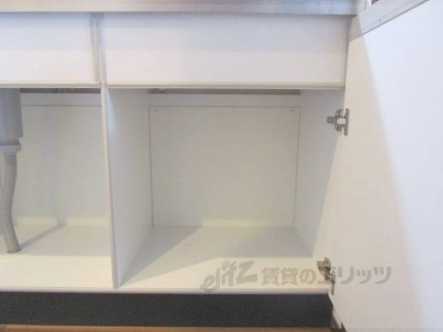 キッチン　洗濯機上部棚