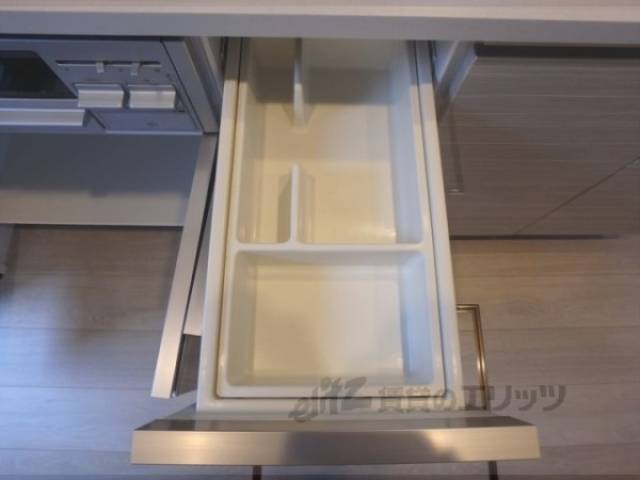 キッチン　収納下部