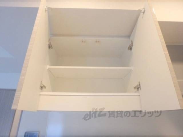 キッチン　上段収納