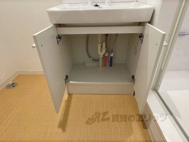 収納　洗面台下