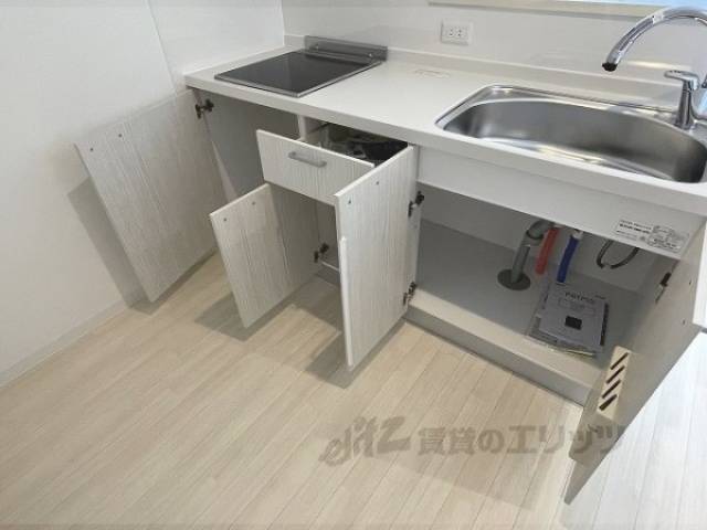 収納　キッチン下