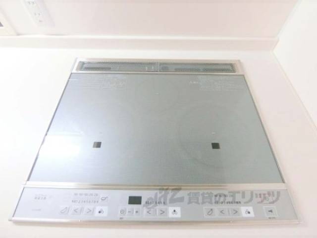 キッチン　３口コンロ