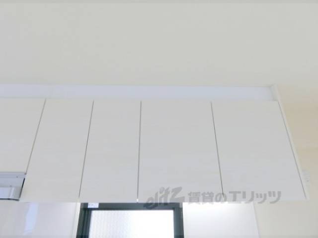 キッチン　上部収納