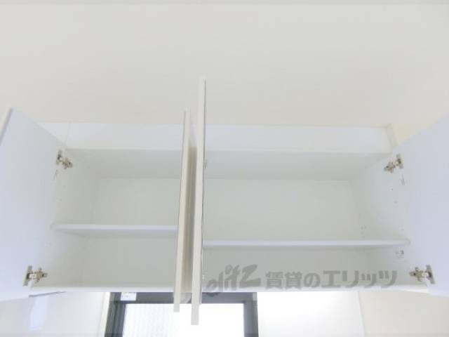 キッチン　上部収納