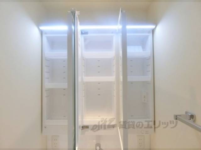 洗面所　上部収納