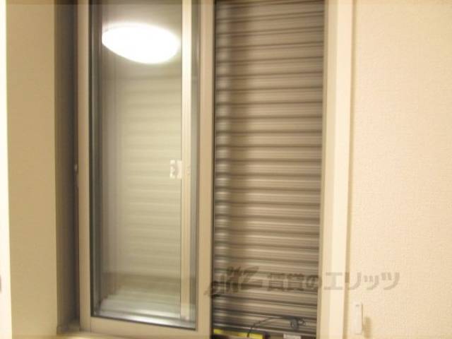 洋室　シャッター