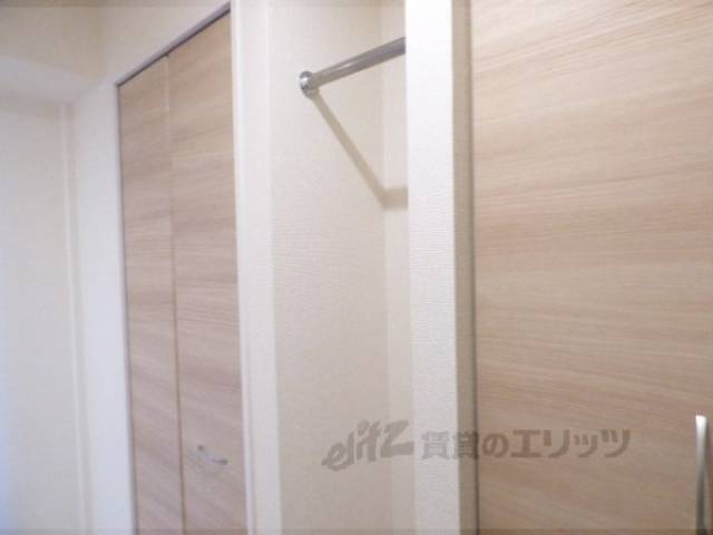 廊下　コート掛け