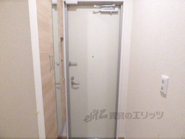 玄関　玄関扉