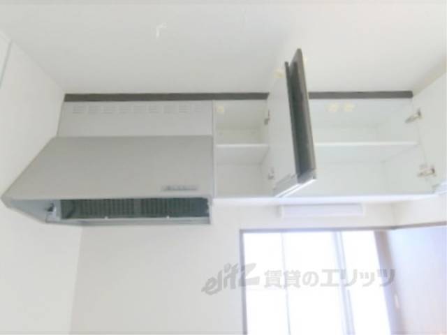 換気扇　上部収納棚
