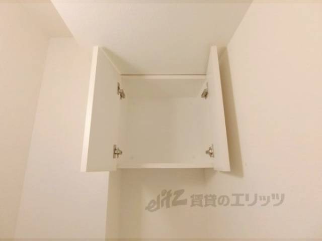トイレ　上部収納