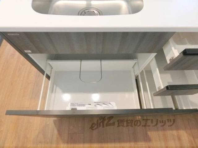 キッチン　下部収納