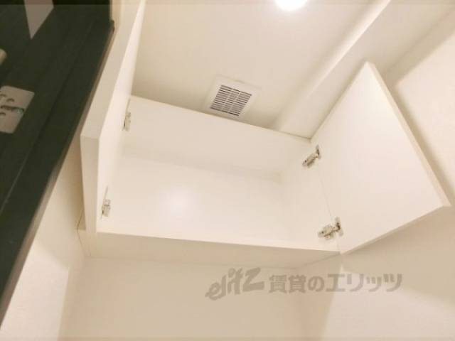 トイレ　上部収納