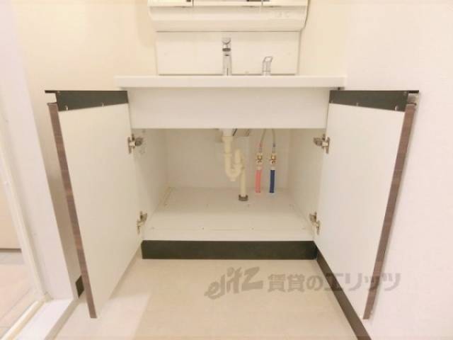 洗面所　下部収納