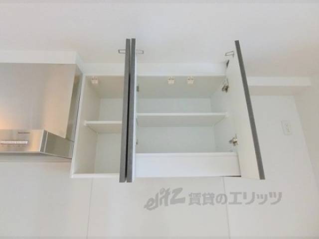 キッチン　上部収納