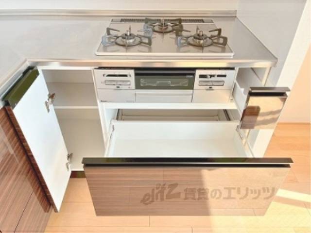 キッチン　下部収納