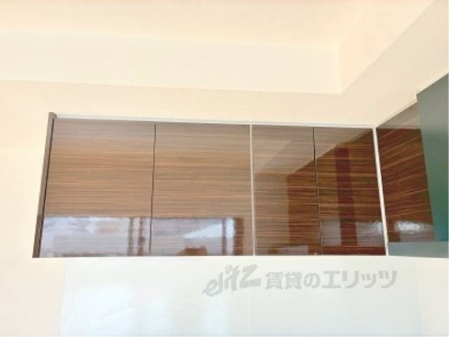 キッチン　上部収納