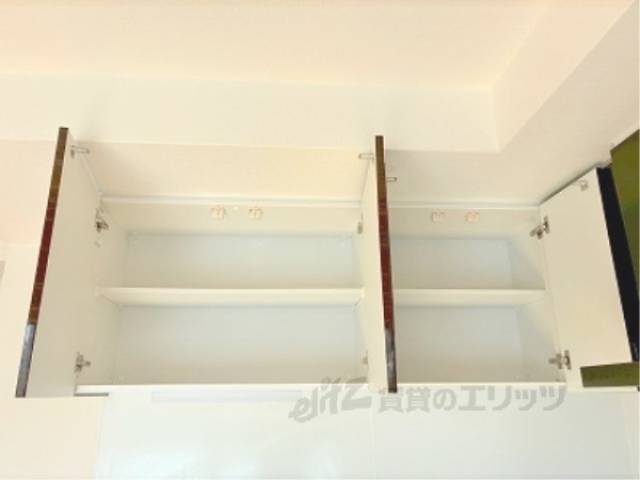 キッチン　上部収納