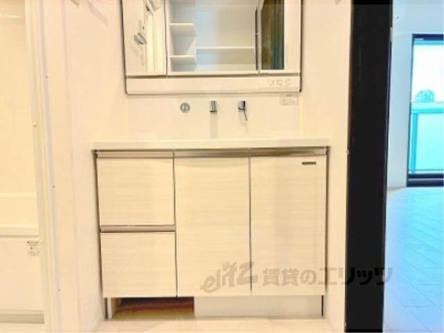 洗面所　下部収納