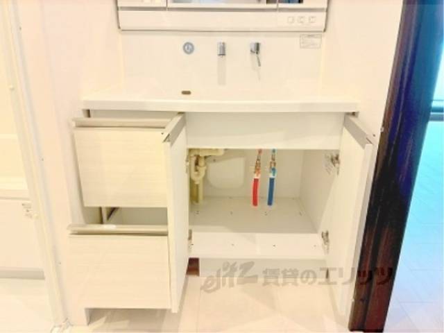 洗面所　下部収納