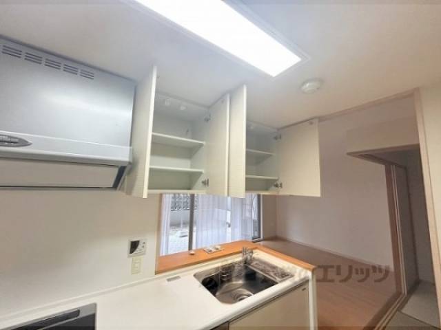 キッチン　キッチン上部収納