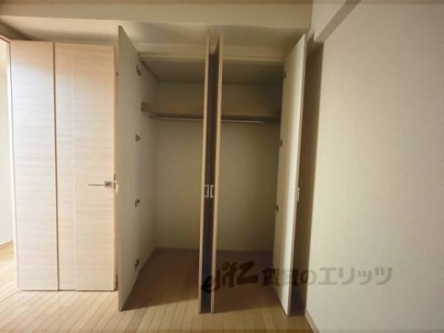 収納　5.3帖洋室収納